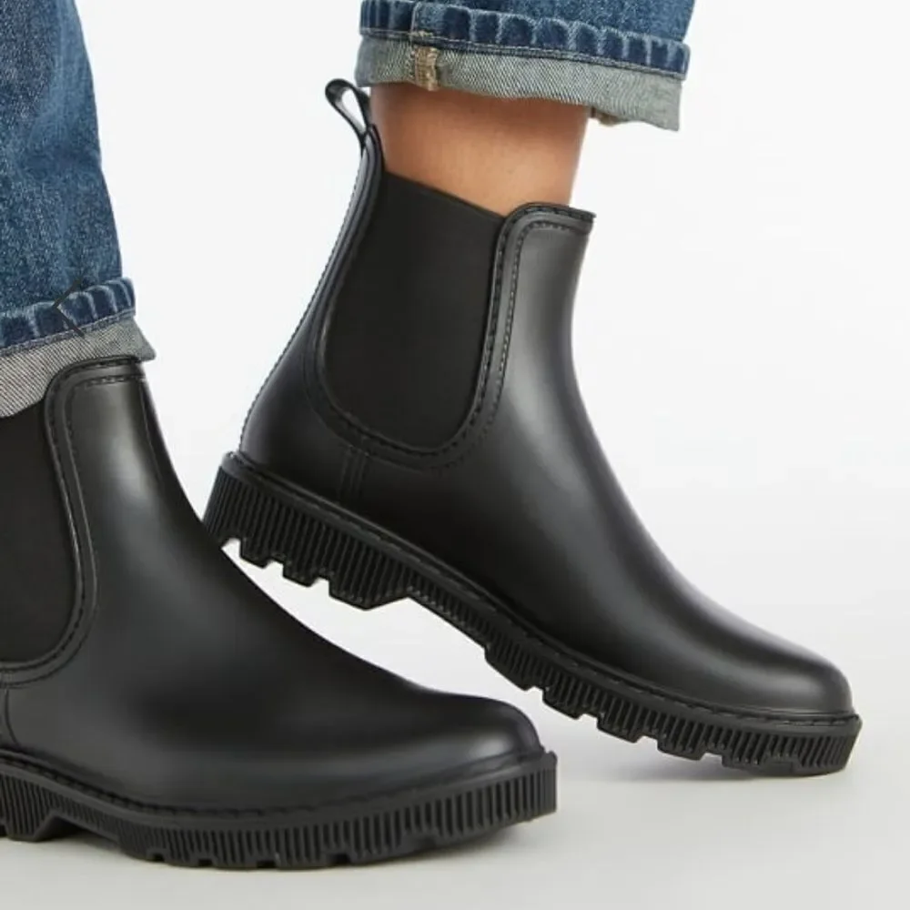 JUST FAB - DIXIE RAIN BOOT in Black